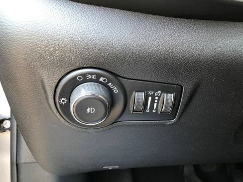 Used 2024 Jeep Compass Latitude AWD/4WD image 8