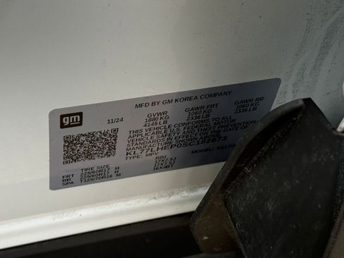 Used 2025 Chevrolet Trax LT image 29