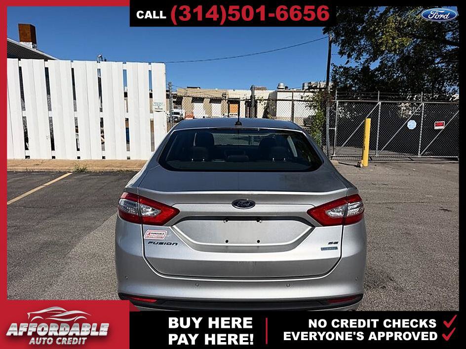 Used 2014 Ford Fusion SE FWD image 4