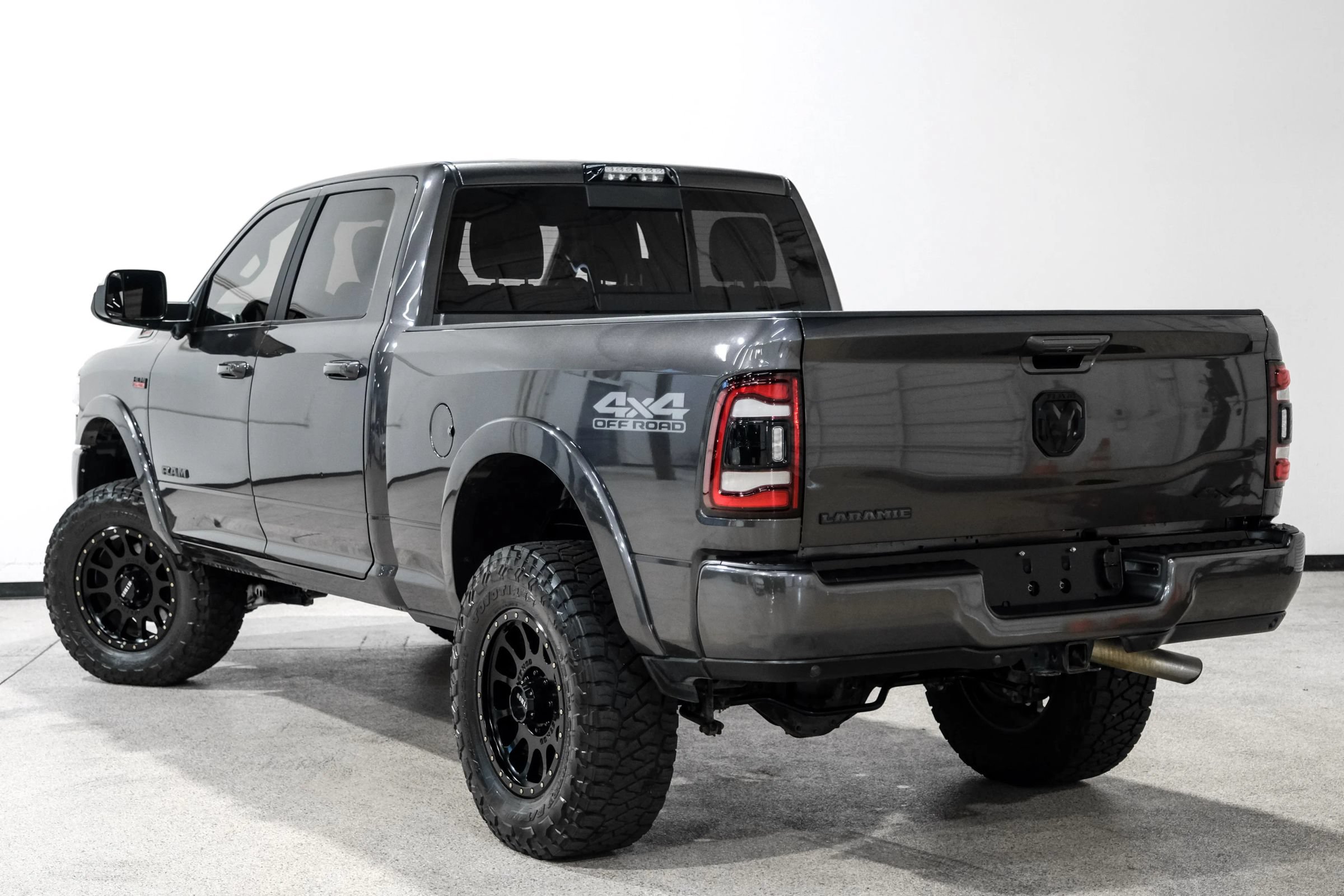 Used 2020 RAM 2500 Laramie w/ Night Edition AWD/4WD image 8