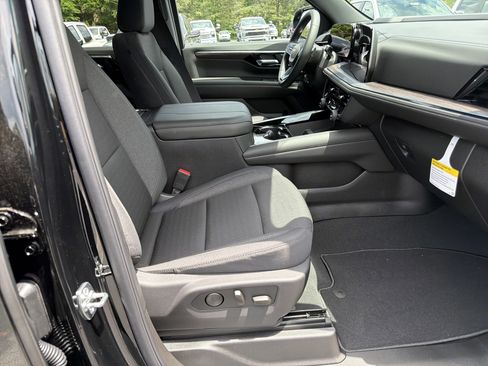 New 2026 Chevrolet Suburban LS RWD image 13