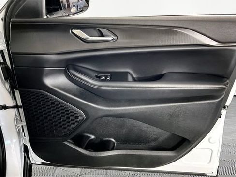 Used 2023 Jeep Grand Cherokee L Laredo RWD image 28