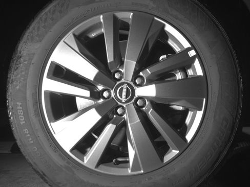 Used 2025 Nissan Pathfinder SV image 13