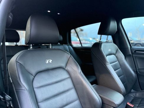 Used 2017 Volkswagen Golf R 4-Door image 21