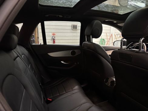 Used 2019 Mercedes-Benz GLC 300 4MATIC image 32