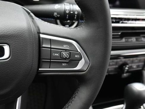 New 2026 Jeep Compass Latitude image 16