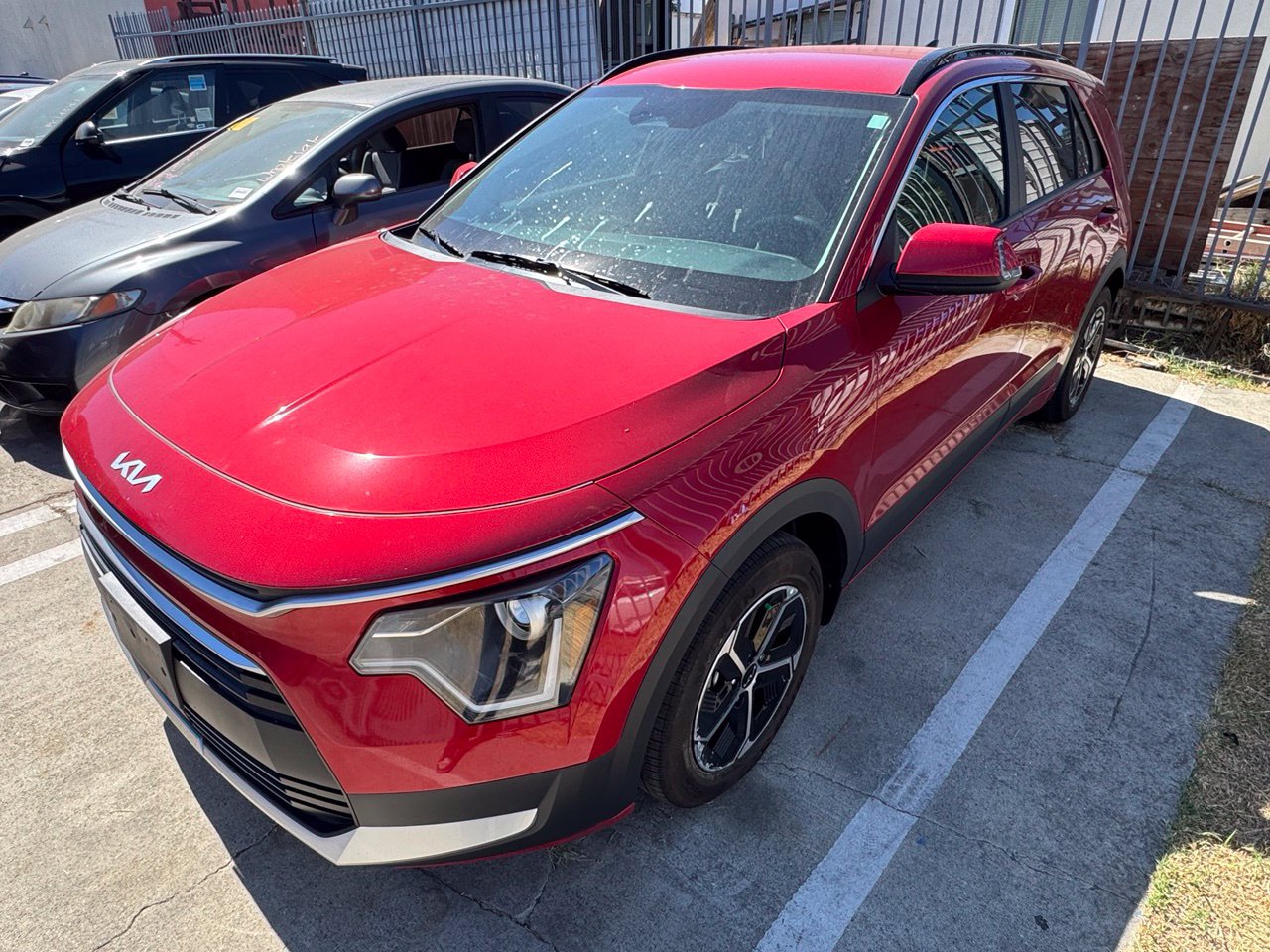 Used 2024 Kia Niro EX FWD image 2
