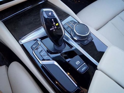 Used 2018 BMW 530i image 18