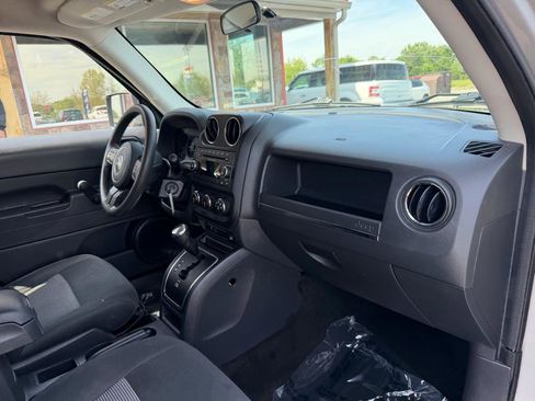 Used 2014 Jeep Patriot Sport w/ Southwest Package image 21