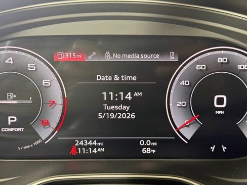 Used 2023 Audi Q5 2.0T Premium Plus w/ Premium Plus Package AWD/4WD image 14