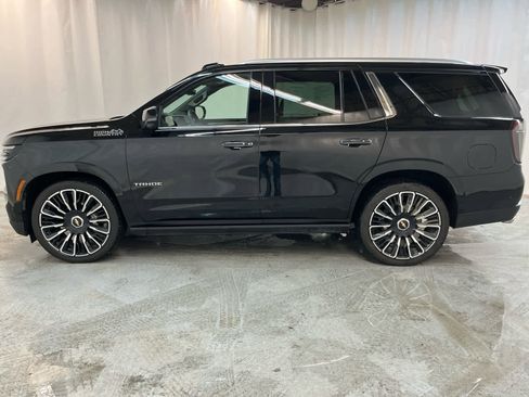 Used 2025 Chevrolet Tahoe High Country image 2