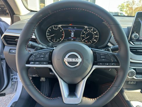 New 2025 Nissan Altima 2.5 SR image 22