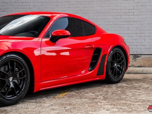 Used 2018 Porsche 718 Cayman RWD image 49