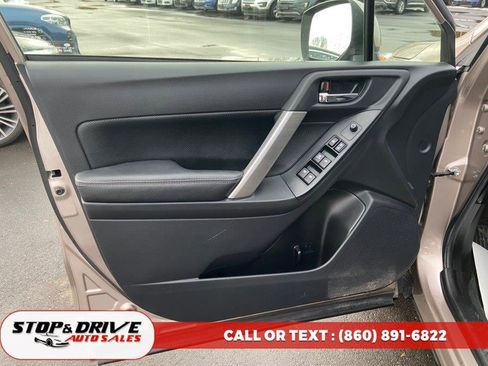 Used 2015 Subaru Forester 2.5i Limited image 10