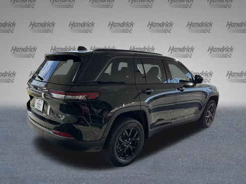 New 2026 Jeep Grand Cherokee Altitude RWD image 8