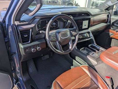 Used 2024 GMC Sierra 3500 Denali Ultimate AWD/4WD image 17