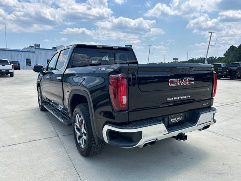 Used 2023 GMC Sierra 1500 SLT w/ SLT Premium Plus Package AWD/4WD image 4