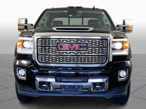 Used 2019 GMC Sierra 3500 Denali w/ Duramax Plus Package image 4