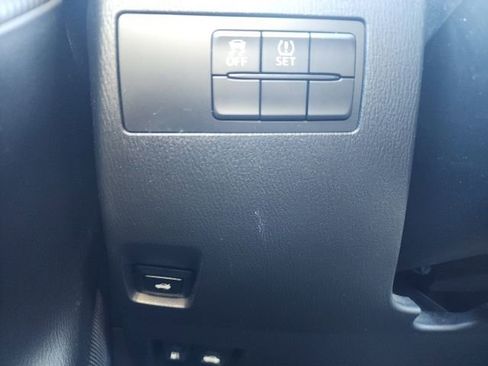 Used 2018 Toyota Yaris iA image 16