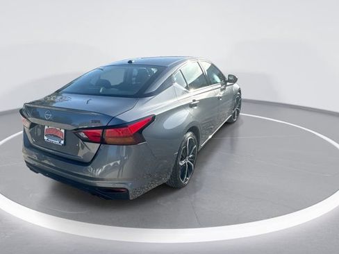 Used 2024 Nissan Altima 2.5 SR FWD image 5
