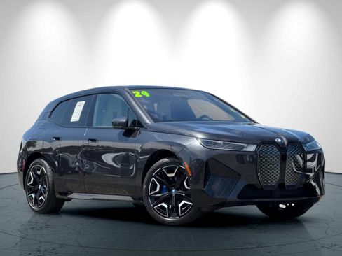 Used 2024 BMW iX xDrive50 w/ Sport Package AWD/4WD image 2