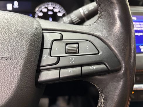 Used 2019 Cadillac XT4 Premium Luxury w/ Enhanced Visibility Package image 36