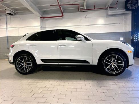Used 2025 Porsche Macan AWD/4WD image 6
