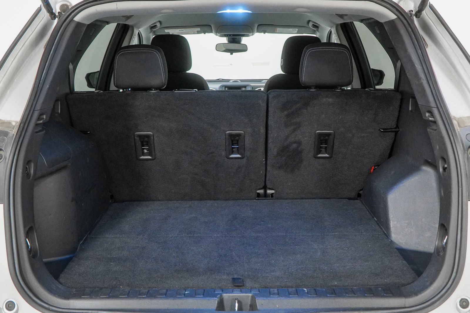 Used 2022 Chevrolet Equinox LS w/ LS Convenience Package AWD/4WD image 8
