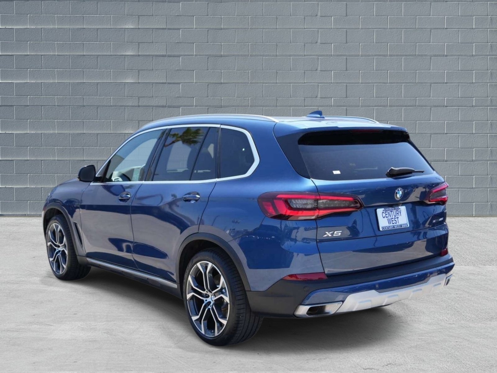 Used 2023 BMW X5 sDrive40i w/ Premium Package RWD image 3