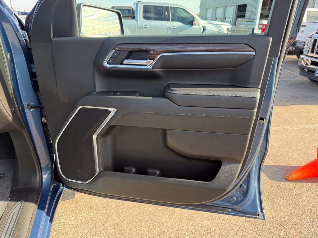 Used 2024 Chevrolet Silverado 1500 LT AWD/4WD image 18