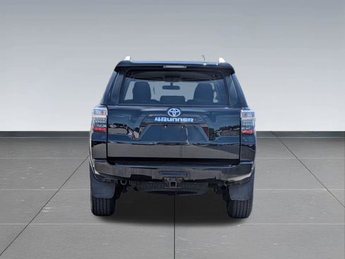 Used 2016 Toyota 4Runner SR5 AWD/4WD image 4