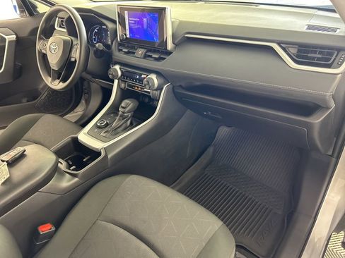 Used 2024 Toyota RAV4 XLE image 31