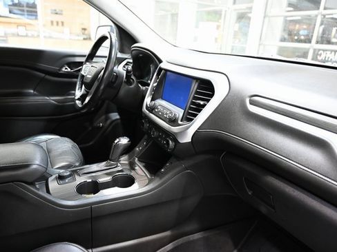 Used 2019 GMC Acadia SLT image 14