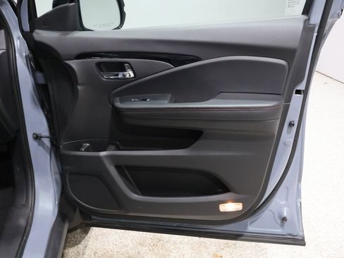 Used 2022 Honda Ridgeline Black Edition image 23