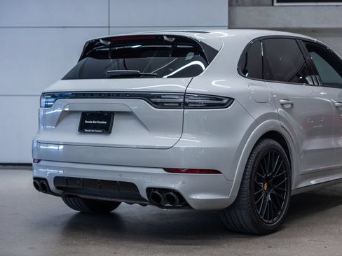 Certified 2023 Porsche Cayenne GTS AWD/4WD image 25