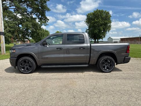 Used 2025 RAM 1500 Big Horn AWD/4WD image 1