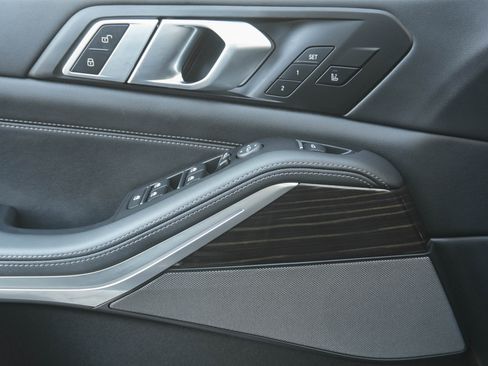 Certified 2025 BMW X5 xDrive40i w/ Climate Comfort Package image 16