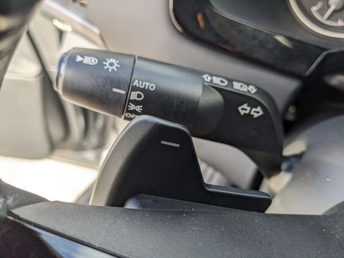 Used 2024 Nissan Pathfinder SL w/ Black Appearance Package image 34