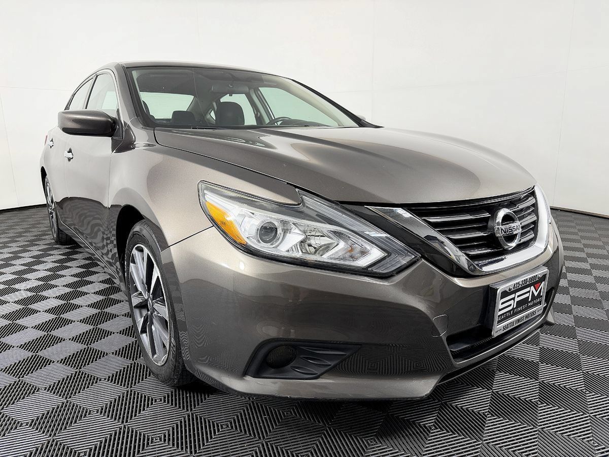 Used 2017 Nissan Altima 2.5 SV FWD image 5