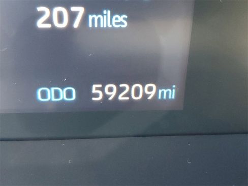 Used 2021 Toyota Highlander LE image 14