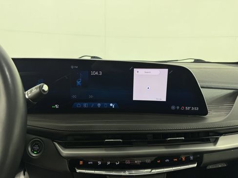 Used 2024 Cadillac XT4 Premium Luxury image 21