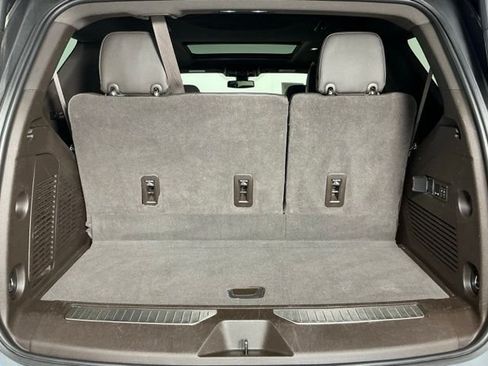 Used 2022 GMC Yukon Denali RWD image 22