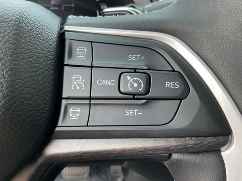 Used 2022 Jeep Grand Cherokee Limited 4xe w/ Luxury Tech Group II AWD/4WD image 20