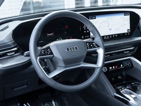 New 2025 Audi Q5 Prestige image 11