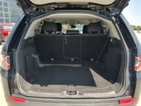 Used 2019 Land Rover Discovery Sport SE AWD/4WD image 29