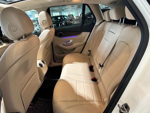 Used 2022 Mercedes-Benz GLC 300 4MATIC image 13