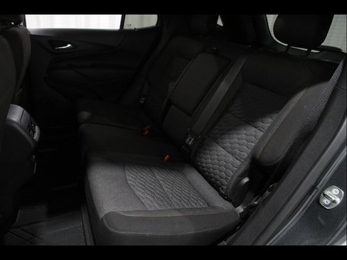 Used 2018 Chevrolet Equinox LT FWD image 16