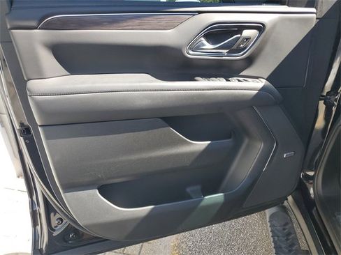 Used 2024 Chevrolet Tahoe Z71 w/ Luxury Package image 29