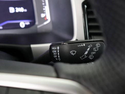 Used 2023 Volkswagen Atlas Cross Sport SEL R-Line image 32