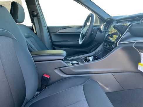 New 2025 Jeep Grand Cherokee Laredo image 24